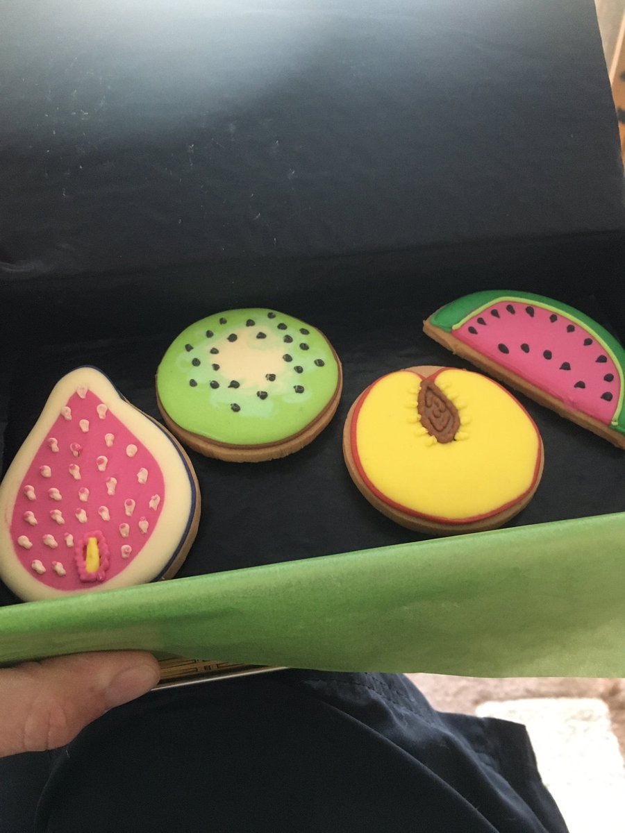 SpiralBookkeep's tweet photo. A welcome treat arrived today 😋
A thank you gift from @FreeAgent for taking part in their Boost week…how nice is that.
Also big thank you to Freeagent for organising the Boost week 🥳 https://t.co/jF6sxFrvAZ