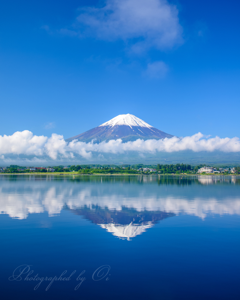 6月13日に冠雪した富士山。 2019年。