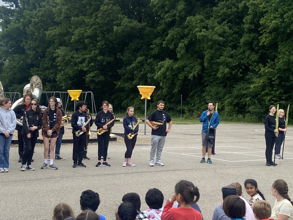 GallimoreKids's tweet photo. Thank you to the high school band members who visited our school yesterday! The kids really enjoyed it! https://t.co/qMq3g0MBT2