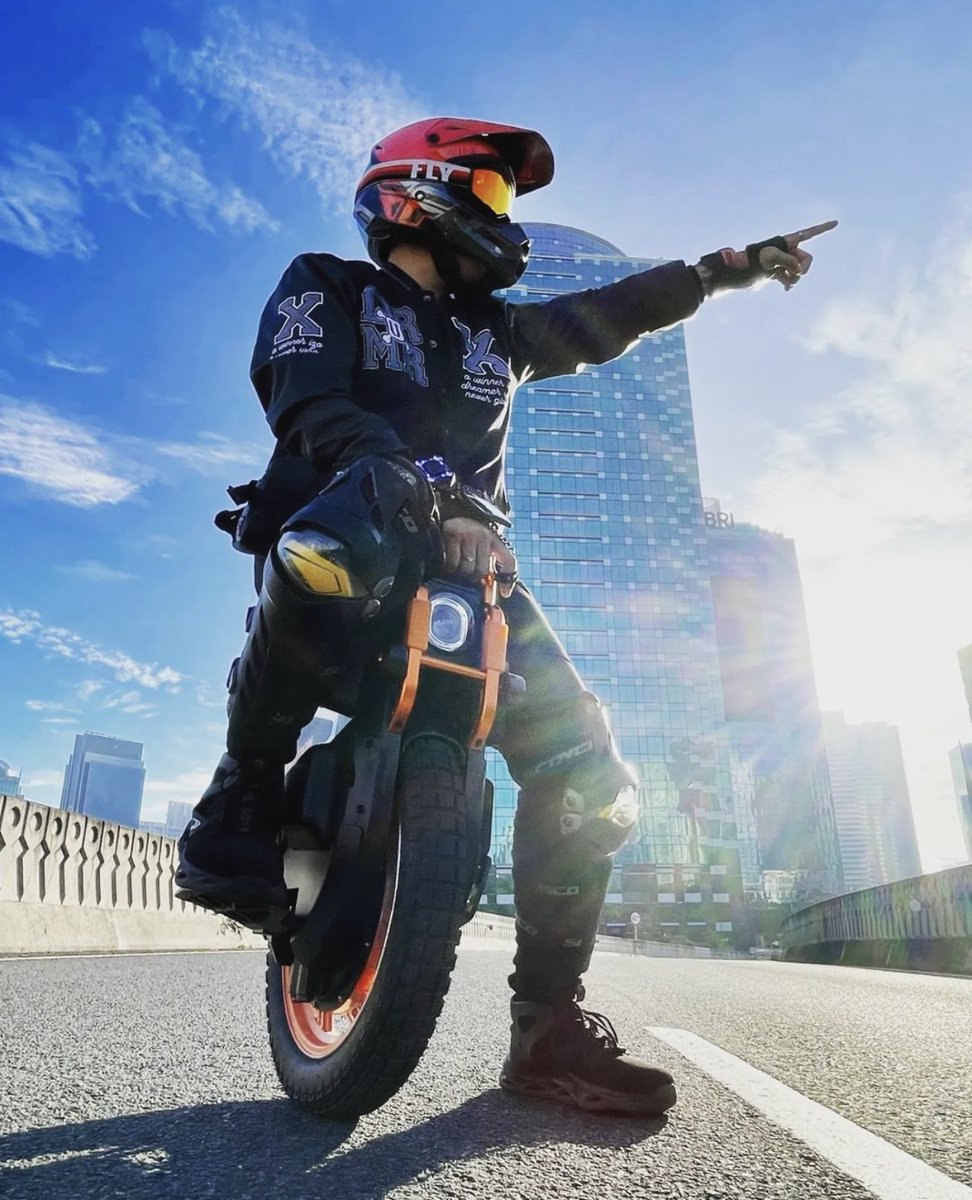 See that over there? Bet I can get there and back before you even get started! The Inmotion V13 Challenger is here to challenge YOU.

#euc #electricunicycle #inmotionv11 #v11 #eucgoals #euccommunity #unicycle #inmotion #inmotionusa #myinmotion #v10 #v10f #v8f #v12 #inmotionv12