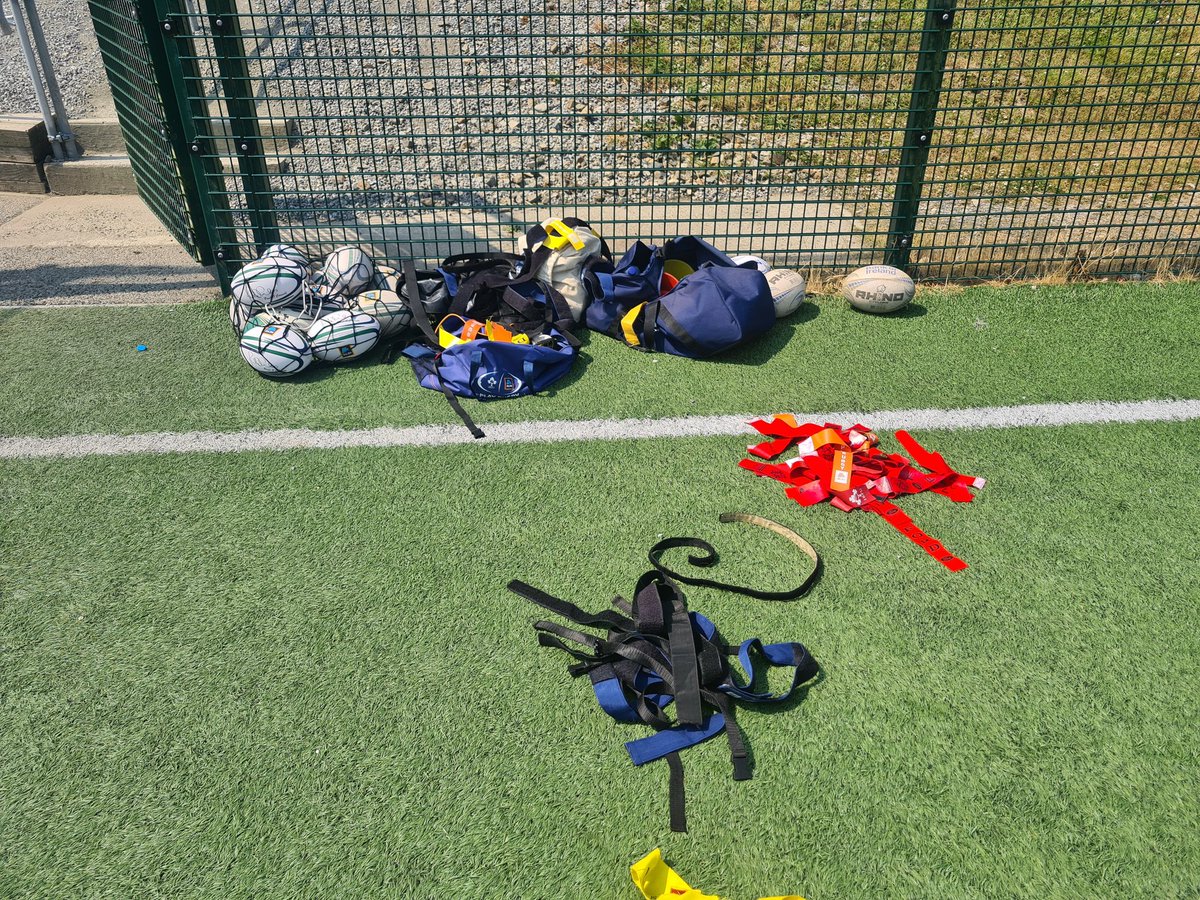 MikeBolger3's tweet photo. Amazing weather for Active Week with @StSenansPS #bringwater @ScorthyRugby @LeinsterBranch https://t.co/NaPeDsqs9u