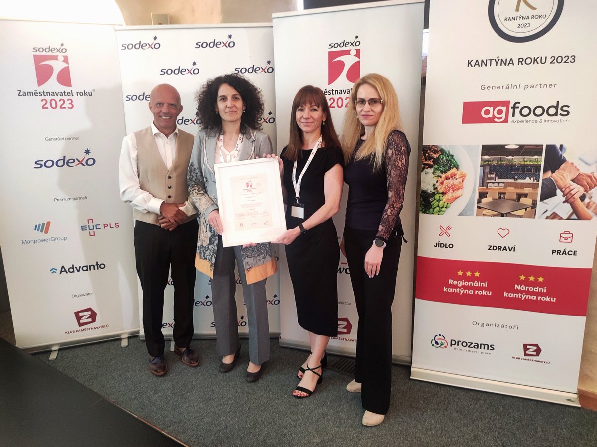 KronesAG's tweet photo. Konplan took 3rd place in the "Employer of the Year" award in the Pilsen region ✨
Our success proves that the #Krones Group strives to provide our team with the best working conditions and continuous development opportunities.
Thanks to everyone involved!🤗
#BePartOfKrones https://t.co/JcTZojsABH