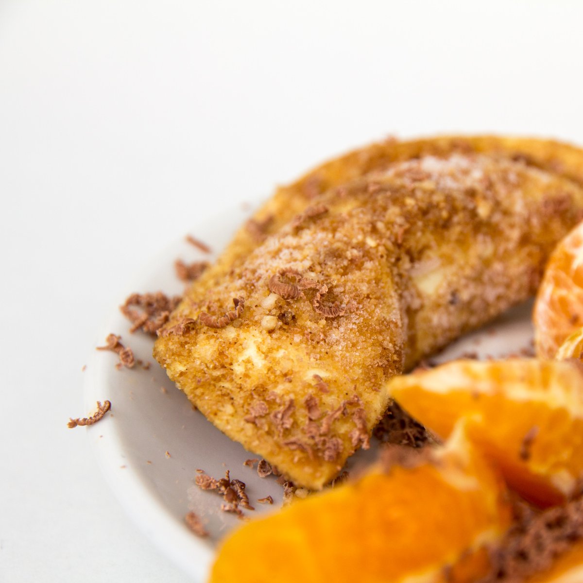 Adaptación para la comercialización de uno de los postres típicos de Morella: EL FLAÓ

Por dentro requesón con almendra, por fuera azúcar moreno con canela
...
#croquellanas #flaó #Morella #típicodemorella #requeson #almendra #postres #canela #azúcarmoreno