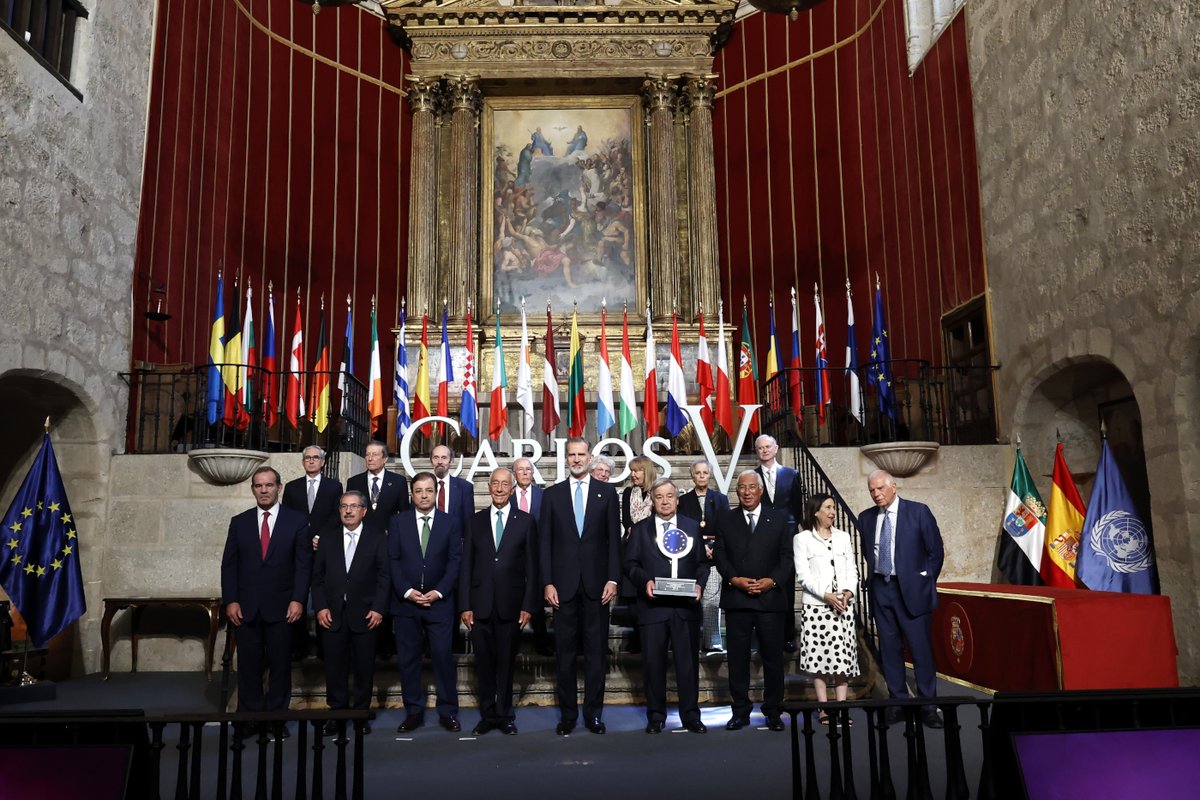 OPPEprotocolo's tweet photo. 📢 Resumen de la última jornada del Observatorio #OPPE, donde conocimos de cerca a la @UMEgob en las emergencias, la labor de las misiones internacionales de paz de @ONU_es y los detalles del Premio Carlos V.

🖖 ¡Nos vemos en septiembre!

➕info: https://t.co/8siD3Cm4jv https://t.co/7LRIWUlxLl