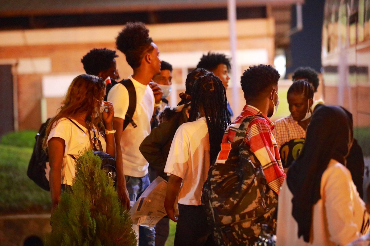 IrisNews_'s tweet photo. ๐ท๐ผ #InTheRegion - #Rwanda welcomed 134 refugees and asylum seekers on Monday, June 12, who arrived from #Libya.
โ๏ธ The group comprises individuals from #Eritrea, #Sudan, #Somalia, #Ethiopia, #Cameroon, and #Mali, seeking a safe haven. https://t.co/Xq30hxFOcJ