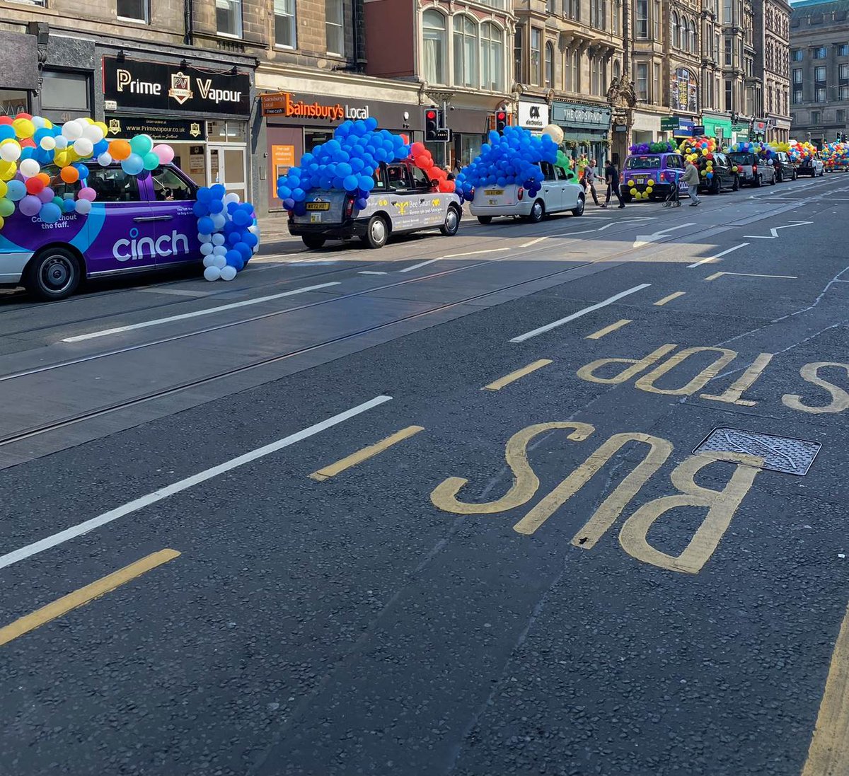 It was so lovely to see the 75th Edinburgh Taxi Outing passing our Shandwick Place TravelHub this morning!

We hope you all have a fantastic day out. 🚕🎈