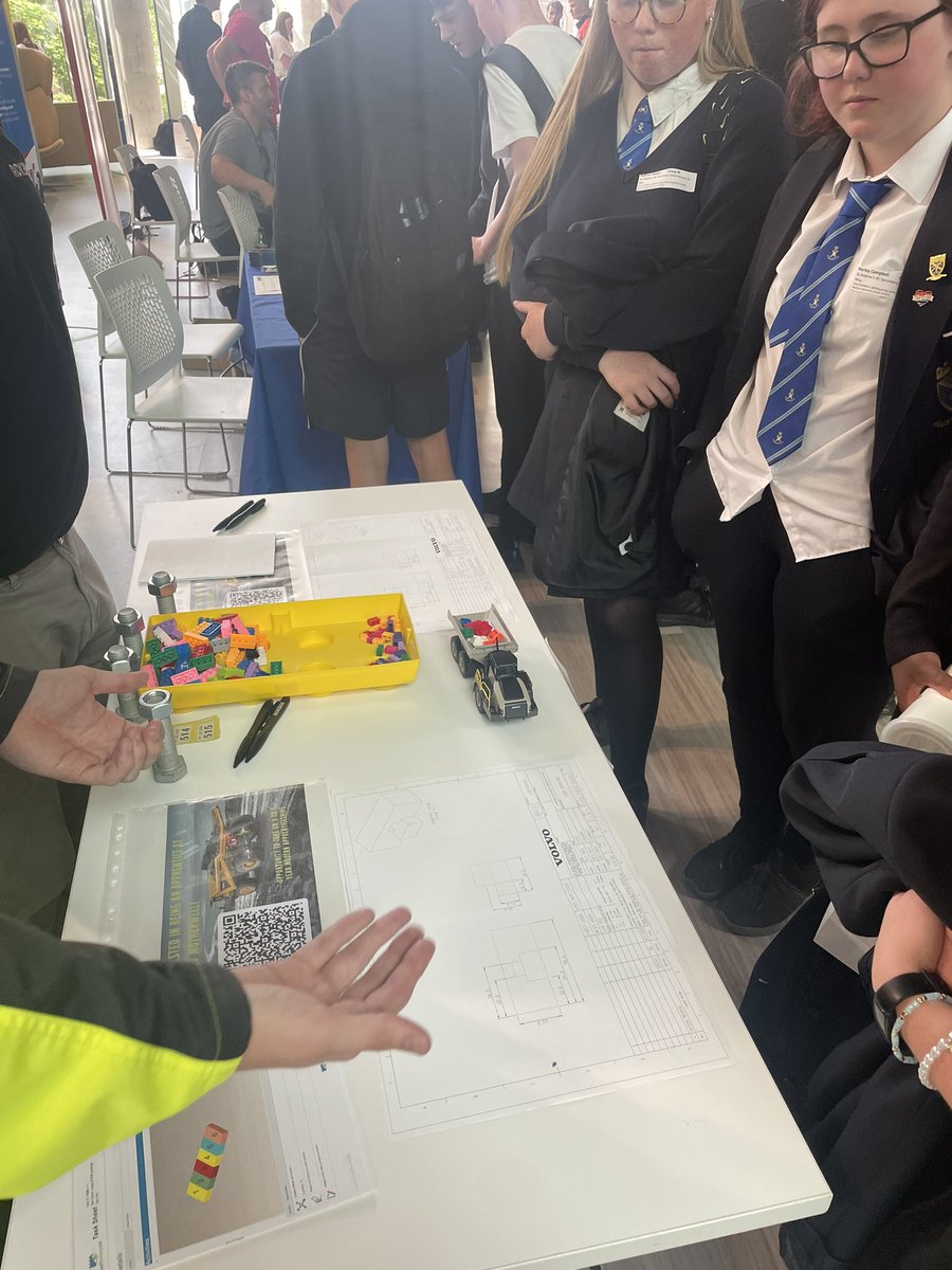 MrsWrightTech's tweet photo. Networking and speaking to engineering employers now ๐๐ปโ๏ธ #smartstems https://t.co/1s2EsjbEKk