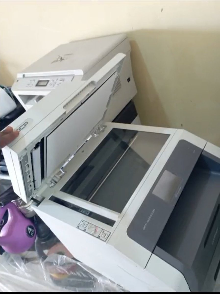 hypermall_ke's tweet image. Print, scan and photocopy with the Brand New Brother DCP-9020 laser printer. #homecyber Kes 23,289
#hypermall_ke 
#brotherprinter
#office
#officeequipment 
#fyp