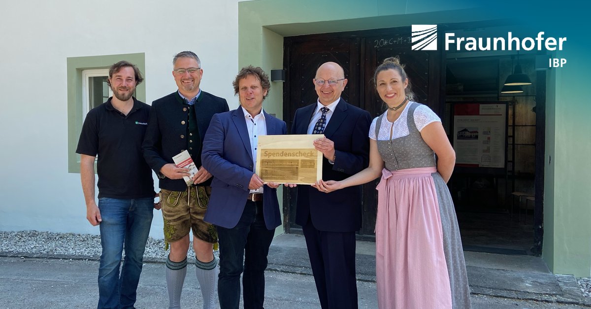 Am 10. Juni wurde der »MakerSpace #Denkmal- und #Klimaschutz #Benediktbeuern« des <a href="/Fraunhofer_Bene/">Fraunhofer-Zentrum Benediktbeuern</a> eröffnet. Die Einrichtung des MakerSpace wurde durch eine finanzielle Förderung von der <a href="/BSStiftung/">Bayerische Sparkassenstiftung</a> unterstützt: ibp.fraunhofer.de/de/presse-medi…