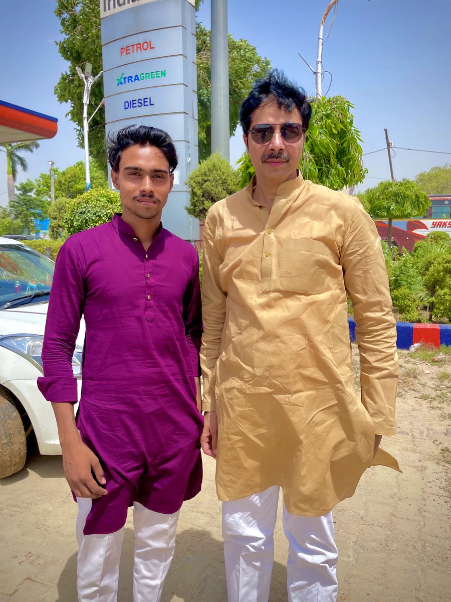 AmsherMr's tweet photo. पूर्व राष्ट्रीय उपाध्यक्ष, राजेश यादव जी. BJP 

ख़ुद ही ख़ु��� का सहारा बन

तारों की भीड़ में ध्रुव तारा बन

देखती रह जाए ज़माने की नज़रें

तू कुछ ऐसा नज़ारा बन। 
#bjpindia
#rajeshyadav
#viral #amshernavi 
#BJP4UP #Modi #YogiAdityanath https://t.co/DS9UvjrW65