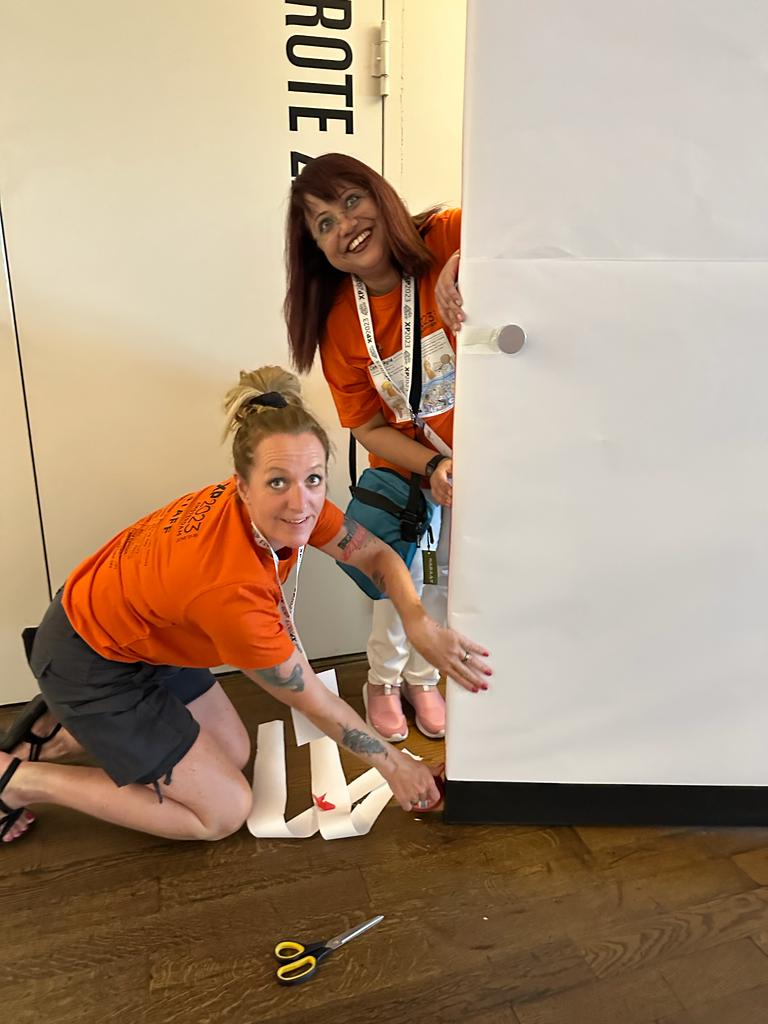 More people doing useful stuff at #XP2023 with <a href="/suzylagerweij/">Suzanne Lagerweij (XP2023)</a> and <a href="/PoulomiNath5/">Poulomi Nath</a> 💪💪