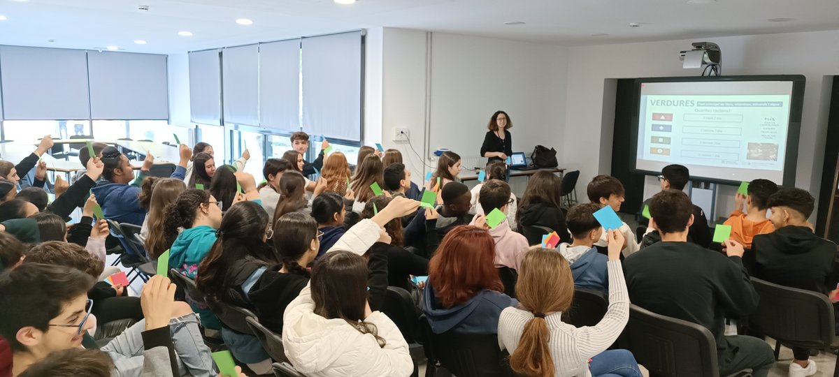 Els alumnes de 3r d'ESO de l'Institut d'Arbúcies s'uneixen a la nutricionista del CAP per crear una infografia sobre hàbits saludables! 🍏💪 

Agafa nota dels consells per viure una vida saludable! 💚

#HàbitsSaludables #Infografia #Arbúcies