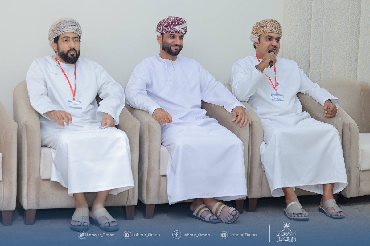 Labour_OMAN's tweet photo. قدمت #وزارة_العمل ممثلةً بدائرة التواصل والإعلام ورقة عمل حول تجربة الدائرة بعد دمج الوزارات، وذلك ضمن برامج ندوة "الإعلام المؤسسي ودوره في تنمية المحافظات" بمحافظة شمال الشرقية، @SN_Governor والتي أقامتها لجنة الصحفيين بمحافظتي الشرقية. https://t.co/d4iqa9bGpV