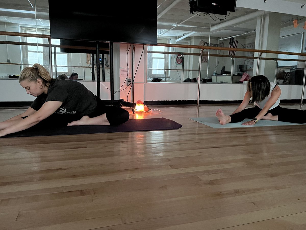 KFusaroPizzo's tweet photo. A huge thank you to @SITech_HS School Social Worker and Alum, @SswClark , who graced us with her Certified Yogi gifts in the @UFTTchrCENTER sponsored #CTLE event yesterday: โYoga, Meditation, Wellness: Addressing Educator Burnout.โ What an amazing way to end the year! @Erlenwein https://t.co/pEzyjlkty7