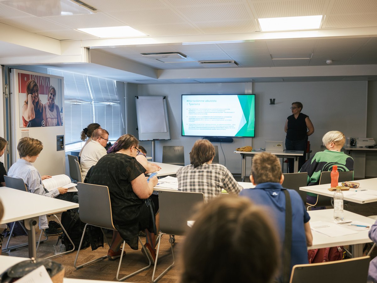 Setan tuore selvitys antaa tietoa vähemmistöihin kuulumisen ja #toimeentulo'n, terveyserojen ja opiskelu- ja työuravalintojen vaikutuksista sosioekonomiseen asemaan. Tutustu täällä:

seta.fi/2023/06/13/set…

Muutamia nostoja 👇