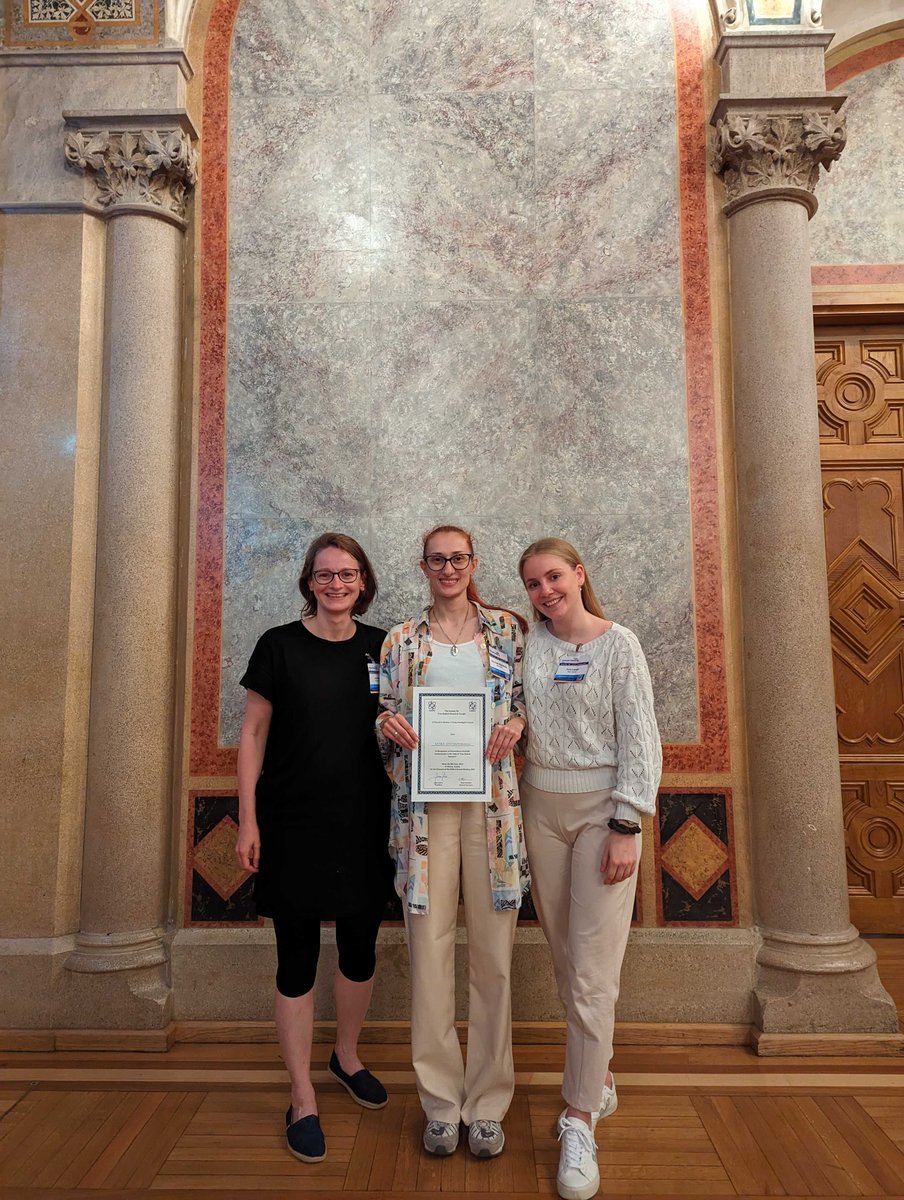 Loewi_Ligands's tweet photo. Congratulations to Nejra Ćosić, a PhD student here in the Julia Kargl Lab, for receiving a Young Investigator Award at the Redox Biology Conference last week in Vienna! Excellent work, and thanks to @SFRR_Europe for the thrilling science presented at this year's meeting! #redox https://t.co/Wmjozj7pP3