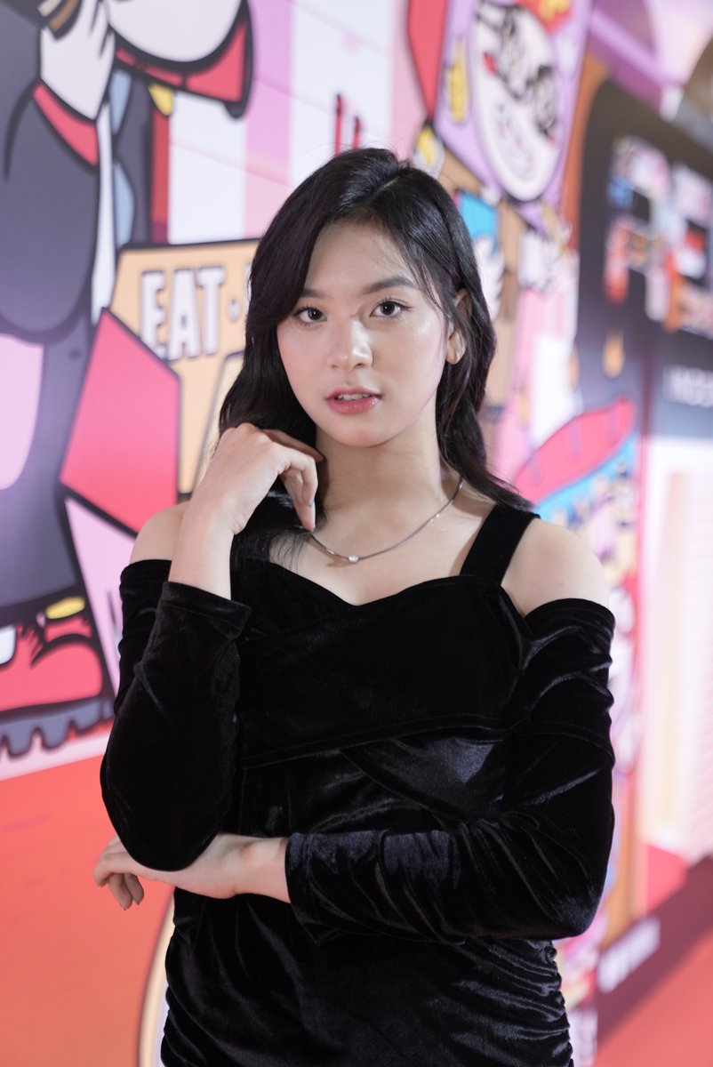 ZeeMotionID's tweet photo. Mau mode Shafaa atau mode Ancika? 😎🙏 https://t.co/MzvG2WT3Ey