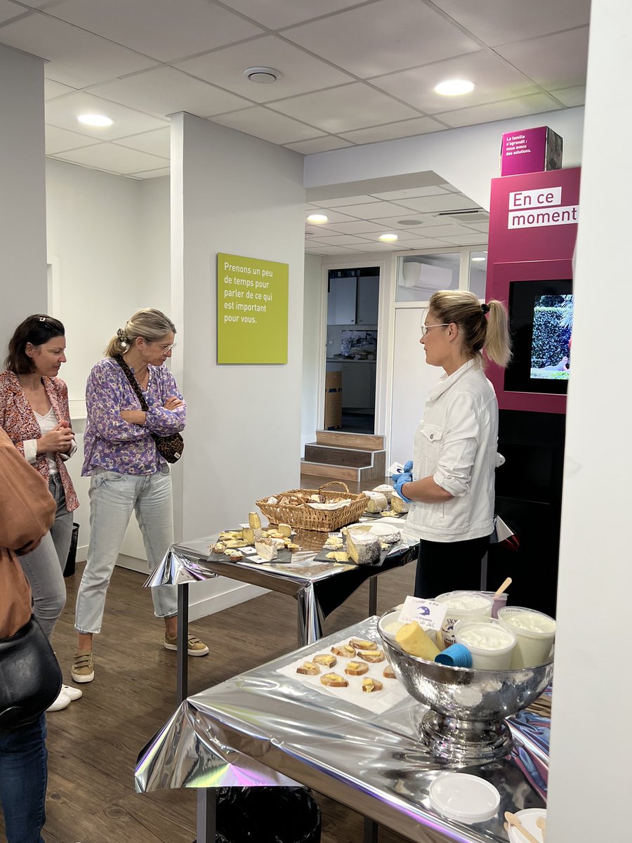 [RETOUR EN IMAGES]

Une matinée sous le signe du partage et du territoire. L’occasion pour nos sociétaires de (re)découvrir la qualité des produits locaux 🧀🥛

Un grand merci à Laval Dreams pour leur présence !