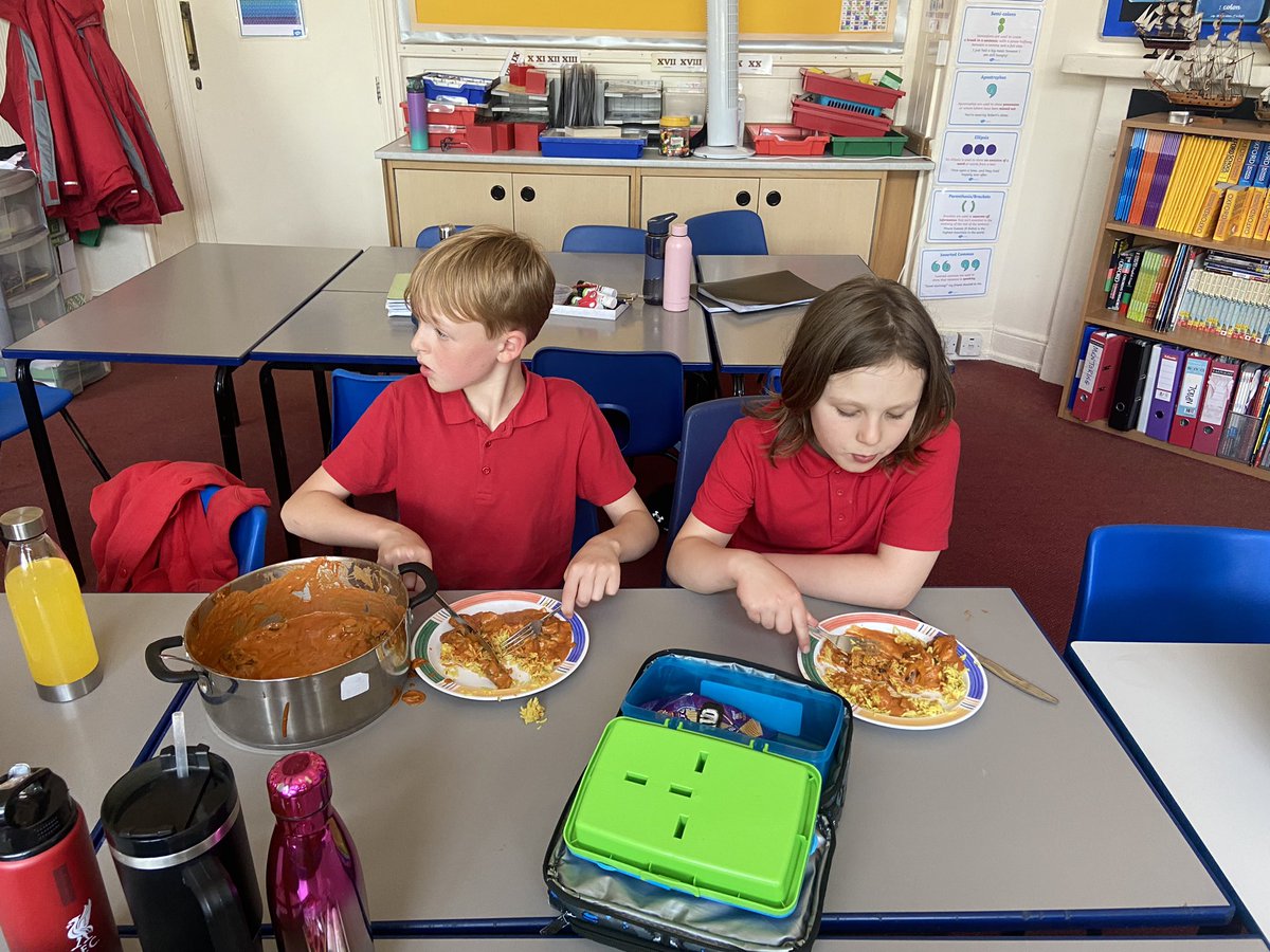 WelbeckCuckney's tweet photo. Cooking club #6 - Murgh Makhani (Butter Chicken) https://t.co/RHsIXmOhW5