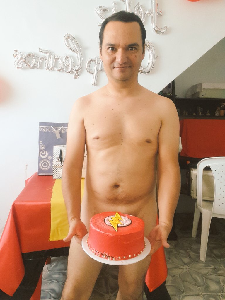 alejandro_zuiga's tweet photo. a new year, my happy birthday!!! https://t.co/zX6BO6V5gi