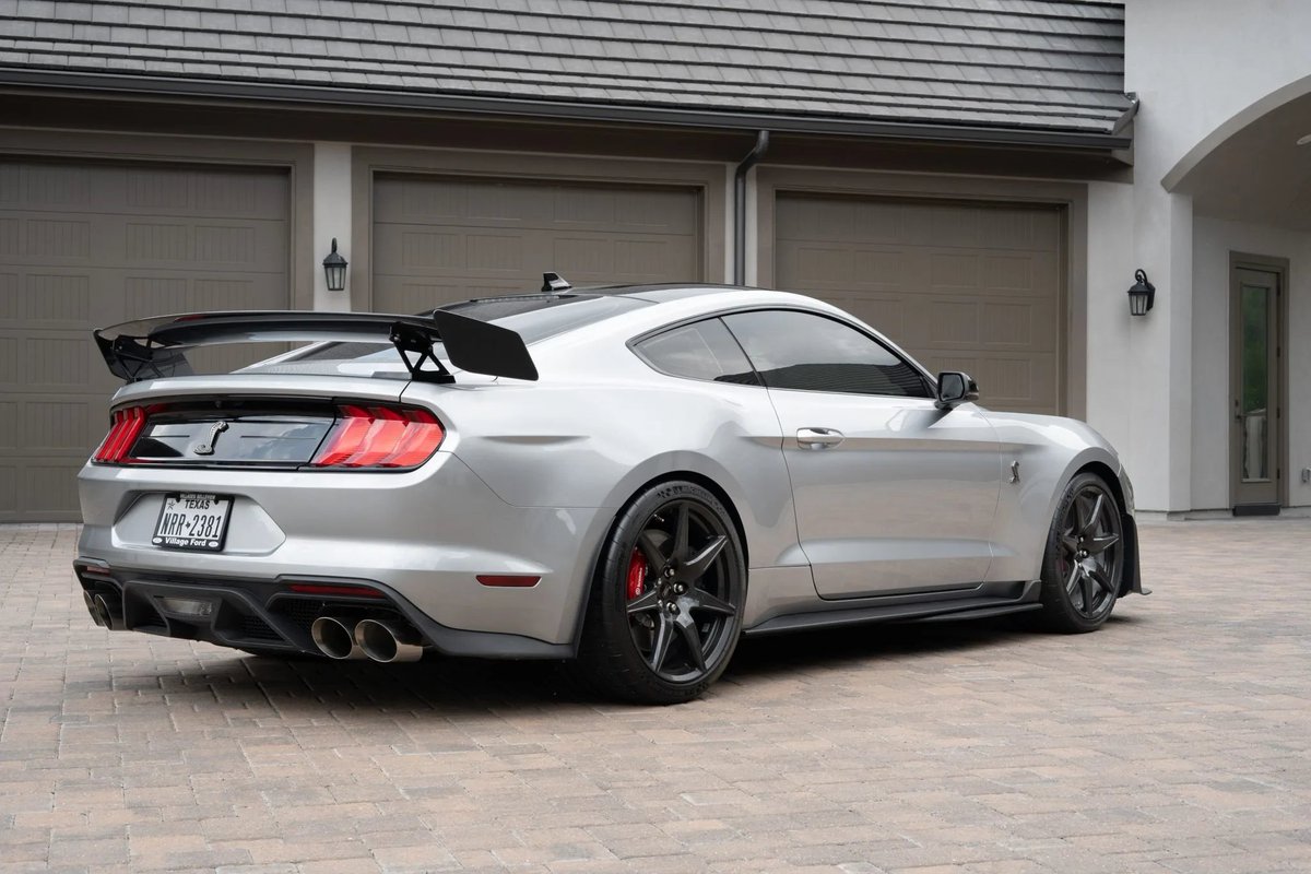 Ford Mustang Shelby GT500 Carbon Fiber Track Package.