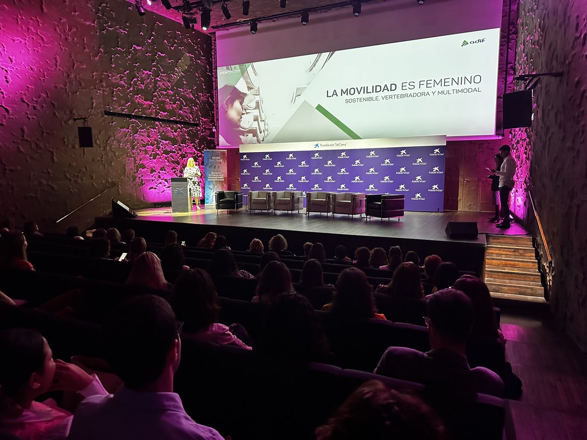 StemwomenEurope's tweet image. 👍🏻🌟#Swc2023Madrid #StemTalks “La mirada femenina”
A continuación una ponencia sobre La movilidad es femenino.
Sostenible, vertebradora y multimodal
María Luisa Domínguez, Presidenta de Adif y Adif AV @Adif_es