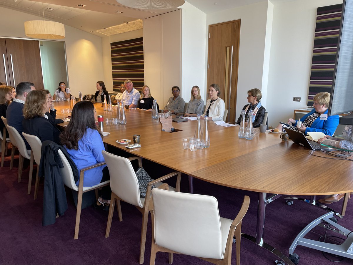 frenchchambergb's tweet photo. For the second #HR Club of the year, we welcomed our members at the offices of @PwC_UK for a session dedicated on supporting #middlemanagers
Our speakers shared #keystrategies to help middle managers 
Thanks to our sponsor @EDHEC_BSchool👏
👉 https://t.co/qzXTjkDVie https://t.co/UtBNXS09hO