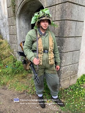 tomio_matsumoto's tweet photo. FG42 Type 2 replica model (Full Size Non Firing Museum Replica): The wonderful pictures arrived from "Die Grunen Teufel Living History Group" of Northern Ireland!!!
Thank you Oisin!!!
#shoeiseisakusho
#modelgun
#モデルガン
#fallschirmjägergewehr42type2
#fg42type2 https://t.co/3361bhKWd7
