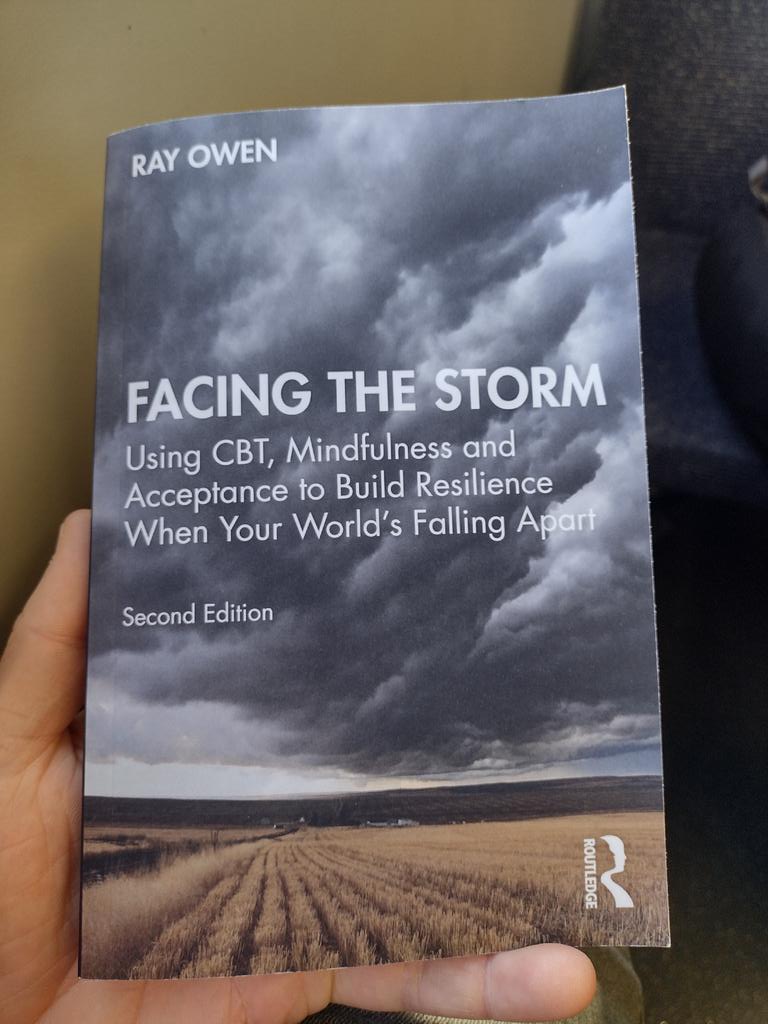 Just finished reading this great book by @MindfulPrimate. Summarises decades of research and clinical experience into an easy-to-follow and very practical self-help book. Highly recommend.