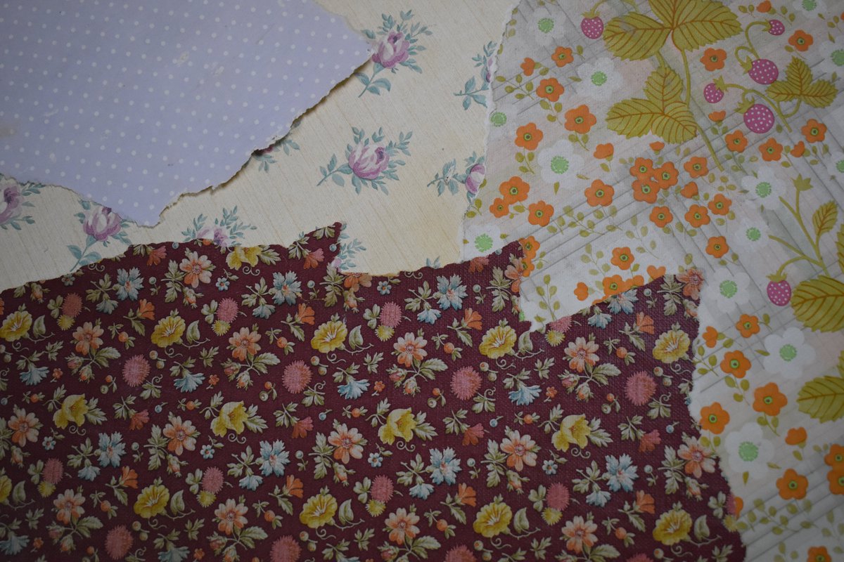 🤩Opération "Sauvetage des vestiges de l'#HotelDieu 2" : admirez les tapisseries "vintages" que l'on a récupérées 😂😂😂 #archives #villedorange