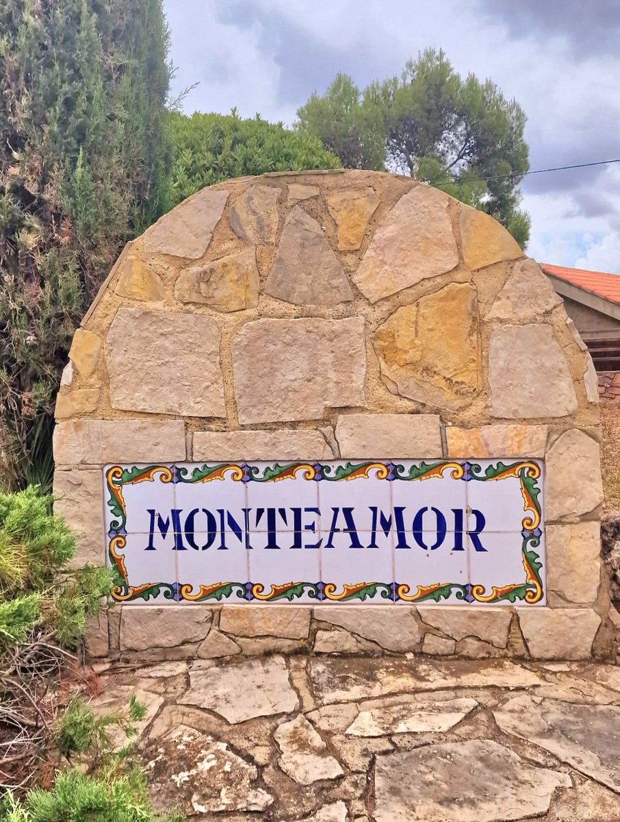 *La urbanización Monteamor* apoya a la *plataforma Institut Ara* 

La puesta en marcha de un Instituto de Educacion Secundaria, Bachillerato y Formación Profesional es una reivindicación de todo el pueblo de Náquera