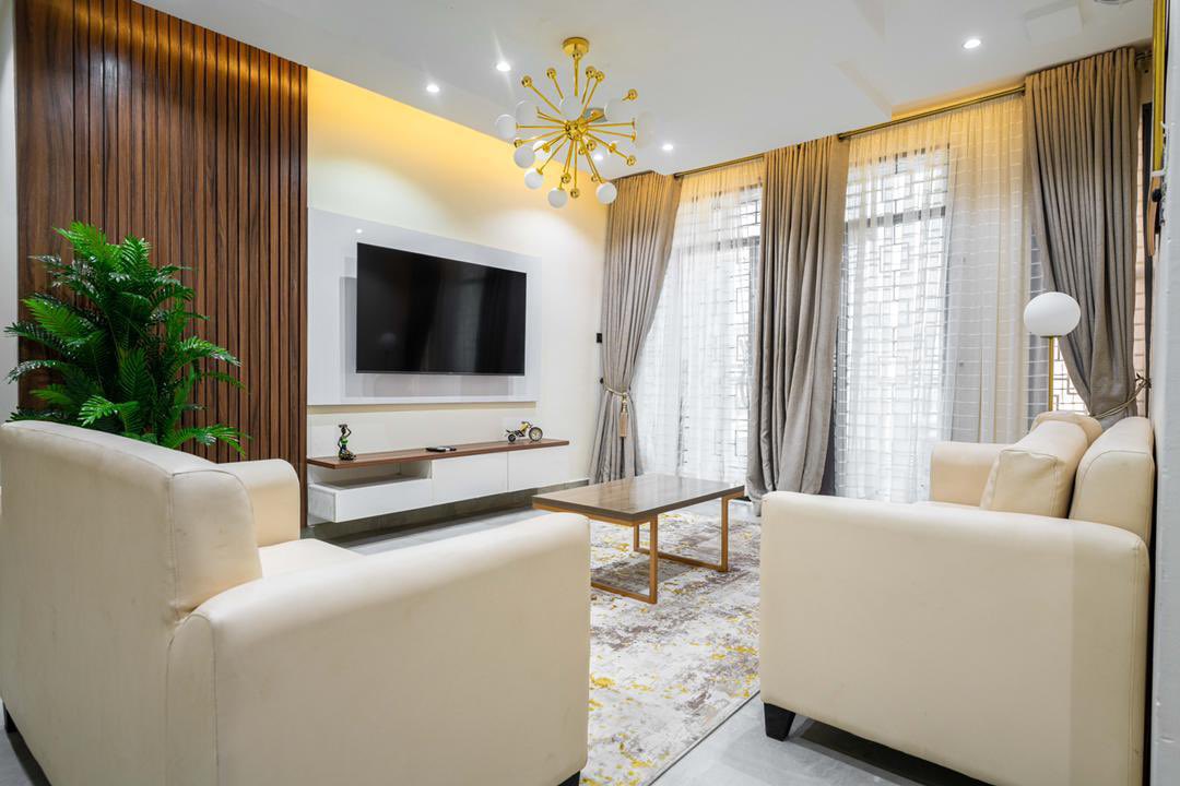 Swiftlet_ng's tweet photo. Switch to the swift life today👯‍♀️🥇

Send a DM to book or for more enquiries👯‍♀️
#shortlet
#DemocracyDay2023 
#apartments 
#ApartmentHunting https://t.co/iH4JLukqH0