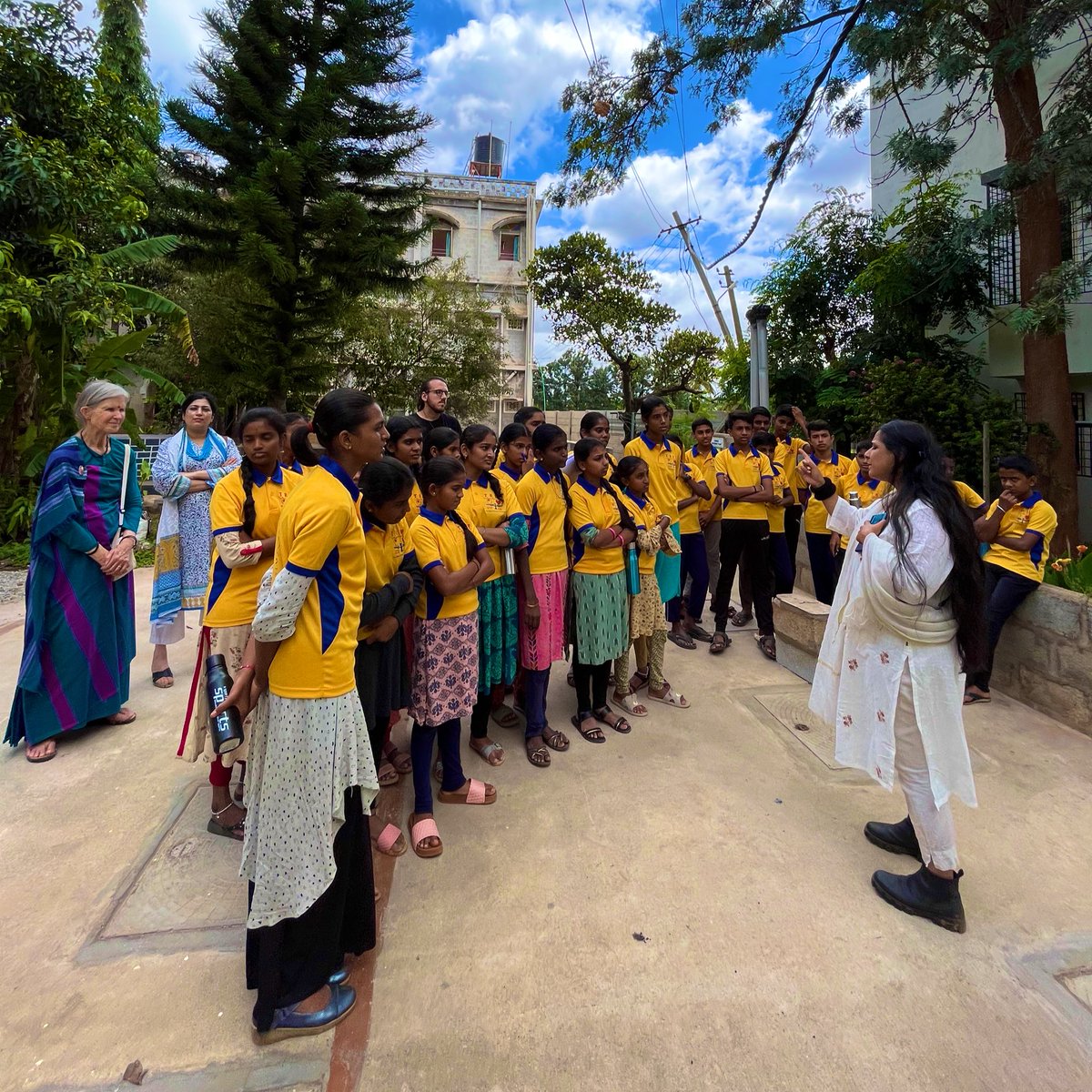 Atlantis_p2p's tweet photo. The workshop was twofold - in the first half the good folks of @EvoscienUK, led by Simar Kohli, took the kids for a #regen tour around the campus, teaching them the zero-energy #EcoSTP set up there, along with the water restoration projects they have implemented so far 💧
2/7 https://t.co/7cSJBgJkTG