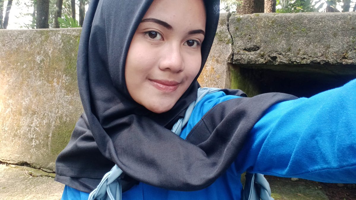 dickykun108's tweet photo. @info_majalaya Bantu viralkan &amp; infokan. KASUS PENIPUAN, MENGGUNAKAN + MENJUAL OBAT-OBATAN TERLARANG, &amp; KASUS PROSTITUSI DIBAWAH UMUR.

#djasminaprilla #pipim #apim #aprilladjasmin #djasminsutramiraniaprilla #apat1 #djasmin #april #penipu #smkppntanjungsari #prostitusi https://t.co/pIxka6avKl