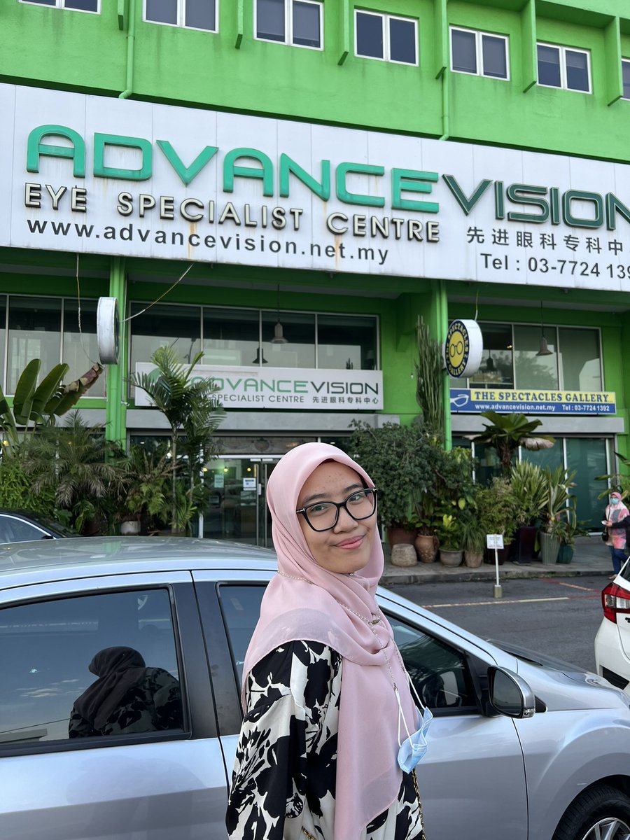 galuhhadii's tweet photo. Walaupun buat laser yg murah but still im so satisfied and grateful . No more glasses 👓 !!! #transprk #advancevisiondamansara https://t.co/57WKsnFJec