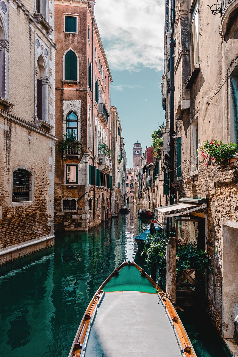 fare_ferry's tweet photo. Venice, Gondola ✅
.
#gondola #venezia #venice #italy #italia #travel #veniceitaly #travelphotography #ig #veneziaunica #photography #travelgram #venicecanals #venecia #europe #gondoliere #Fareferry https://t.co/BdSSnGnlG0