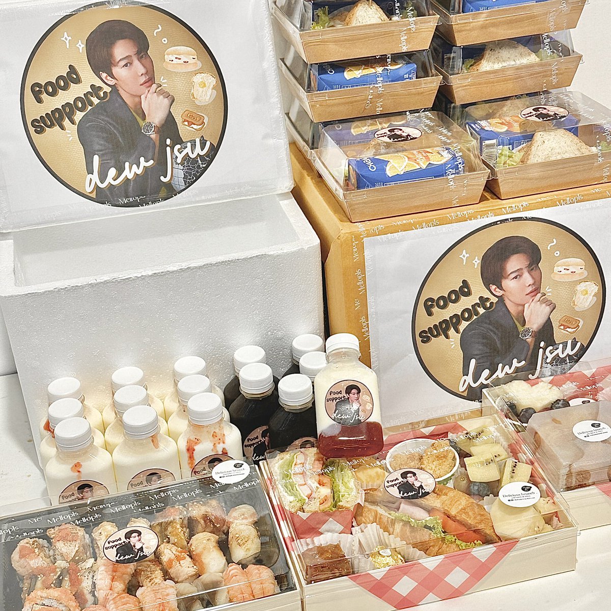 melloplsbrunch's tweet photo. ขอบคุณแฟนคลับ K. @dew_jsu   มากๆค่า 💖🥰🎉✨
#dew_jsu 
#foodsupport #foodsupportศิลปิน #foodsupportthailand #snackbox 

❥ สอบถามรายละเอียดที่ 🥑
Instagram : https://t.co/LlmZWgurwm
Line : @melloplsbrunch (มี@) 
คลิก ☑️ https://t.co/jBTzvwMZ55 https://t.co/c6wmFarP7I