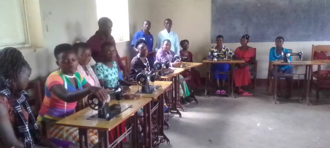 ACODEVU's tweet image. Today we celebrate the just concluded basic tailoring and garment cutting  training at our vocational centre in Kasese District. 28 of our #teenagemothers have finished a #4week tailoring training to enable them support their caregivers and survive this post COVID economic Era.