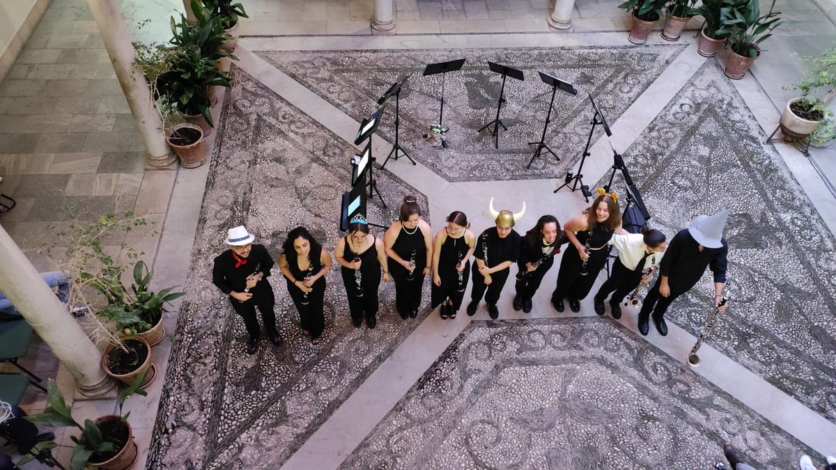RCSMVE's tweet photo. Imágenes de la participación del Ensemble de Clarinetes en el Festival de Primavera 2023 y en el Acto de Graduación de la Promoción 2019-2023. Enhorabuena por vuestro trabajo! https://t.co/03i4zMP9H8