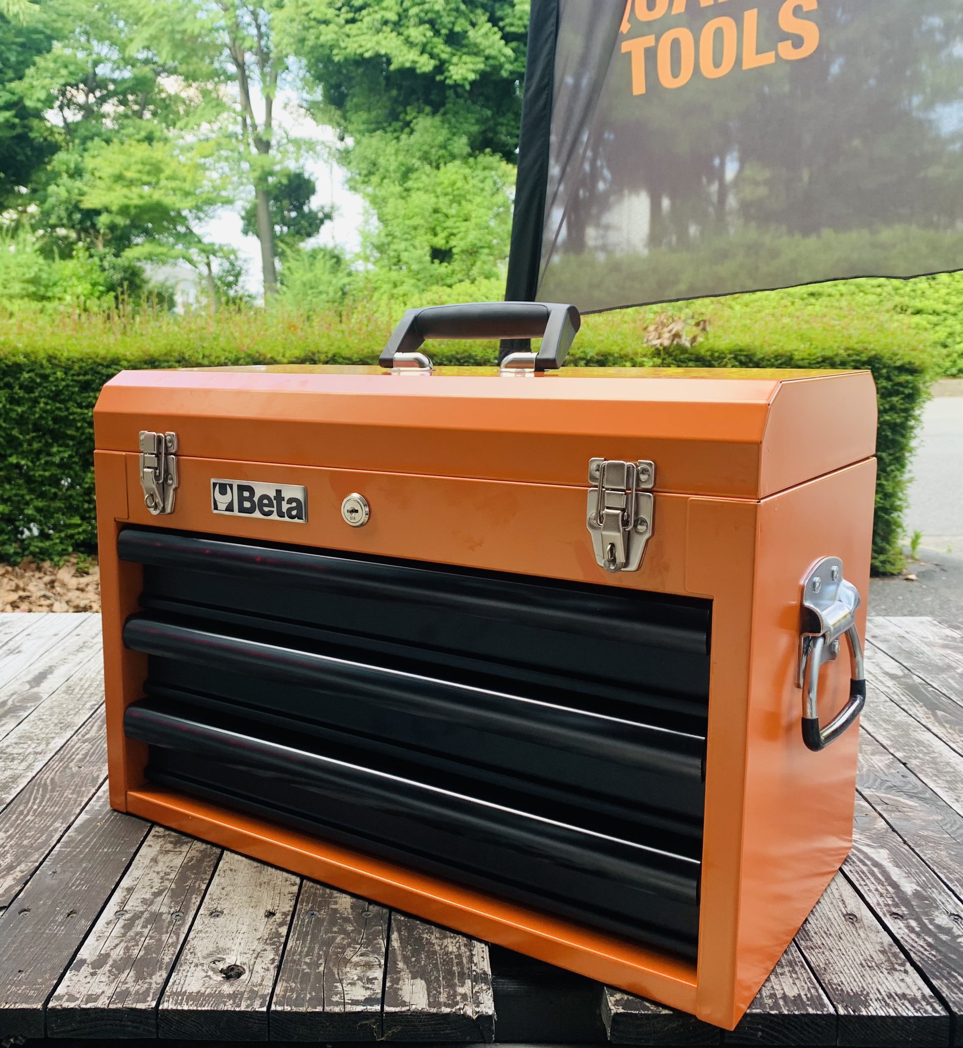 人気商品！！ WORLD INPORT TOOLS 作業台 ガレージ キャビネット