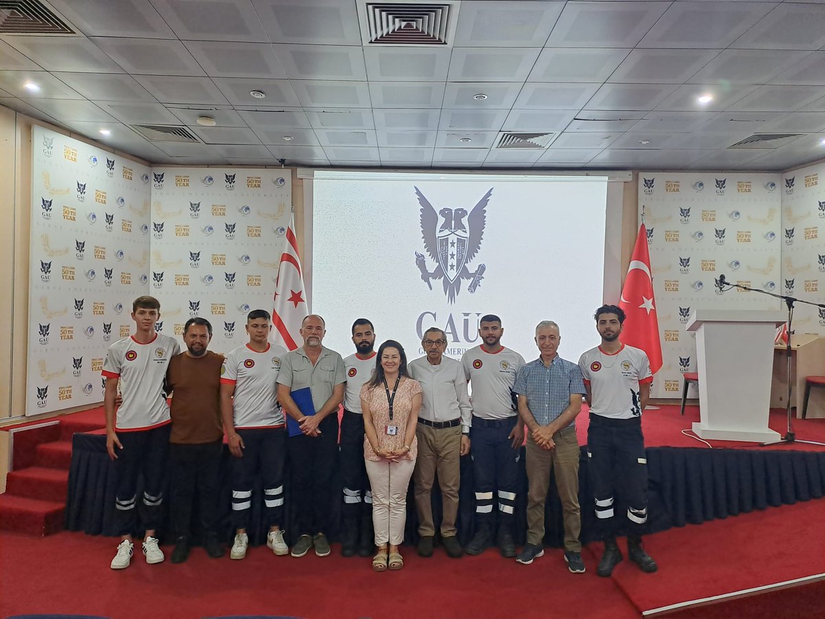 GauMedia's tweet photo. GAÜ ÖĞRENCİLERİNE TEŞEKKÜR ETTİ
GAÜ Acil Yardım ve Afet Yönetimi öğrencileri teşekkür plaketi ve sertifikalarını düzenlenen törenle aldı. @akpinar_serhat @HudaHudaverdi https://t.co/WrJJoe42L6