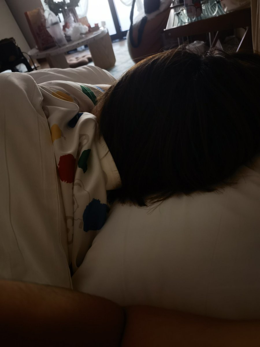 YJ7369's tweet photo. 属实没想到肏嫂子可以这么顺利，晚上内射一次，白天内射一次。穿着丝袜让我按摩到骚逼湿透#乱伦#嫂子 https://t.co/pn7smy9OGZ