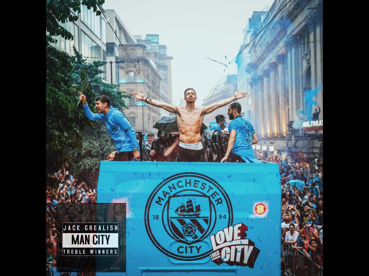 To Istanbul and back…I love this club 💙 (not so much UEFA, journalists and taxi drivers in 🇹🇷) @mcfc9320group for photo