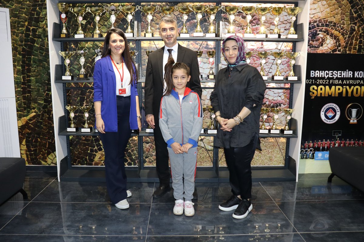 Nevşehir Bahçeşehir Koleji İlkokulu 3-B Sınıfı öğrencilerinden Beren MUZ, 2023 Fenburger Türkiye Geneli Deneme Sınavı’nda sergilediği başarı ile finale girmeye hak kazanmıştır. Öğrencimizi tebrik ediyor, başarılarının devamını diliyoruz.❤️💙
#bahcesehirkoleji
<a href="/halisuluer/">Halis uluer</a>