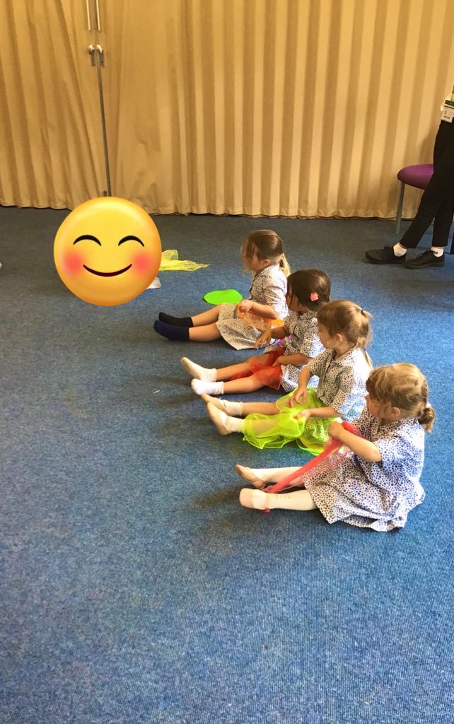 Yesterday’s Ballet included scarf dancing! We loved letting them float around the room while we moved to the music. #expressivearts #eyfs #MaristNursery 🩰