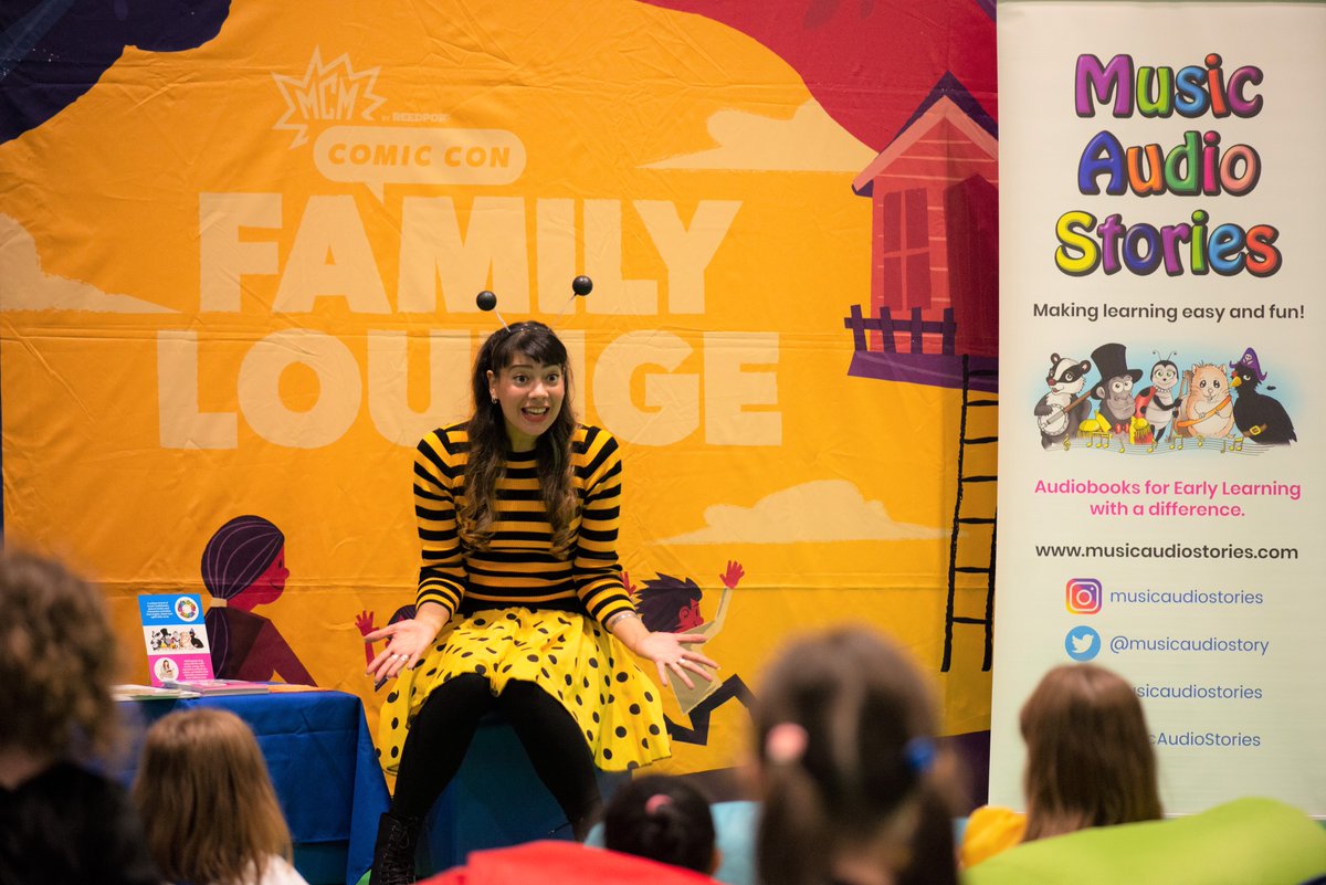 StorytimewithAC's tweet photo. After the children at #mcmcomiccon had seen and heard my story Billy Joins the Circus, it was time to enter my world of bugs...

I put on my antennae. This caused a chuckle!😄

▪Photography by Harald Haugan▪
©2023 Haugan Photography

#storytime #mcmlondon #storyteller #beestyle https://t.co/pq6sQUY5ys