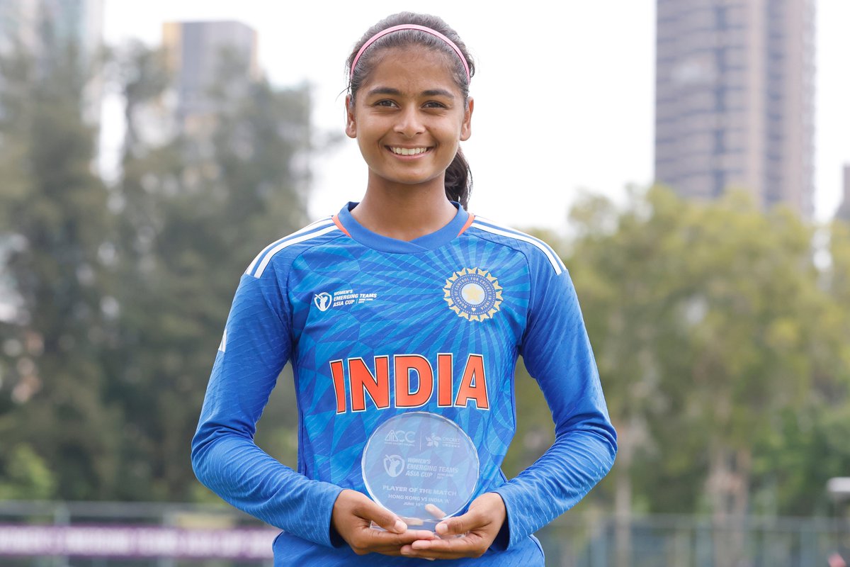 3️⃣ Overs
1️⃣ Maiden
2️⃣ Runs
5️⃣ Wickets

For her outstanding bowling display, <a href="/shreyanka_patil/">Shreyanka Patil</a> bagged the Player of the Match award as India 'A' sealed a comprehensive win over Hong Kong 👍 👍

Scorecard ▶️ bcci.tv/events/112/wom…

#WomensEmergingTeamsAsiaCup | #ACC