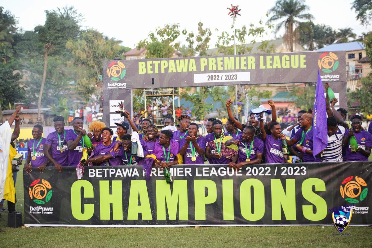 “Medeama SC PRIZE MONEY for winning Ghana Premier League - 300,000 cedis ($26,629) 🇬🇭 

Meanwhile, appearance fee for each Management Committee member of the Ghana national team at last year's #worldcup was $100,000. 🤦”

#AfricaSoccerZone

Eiiiiiii!