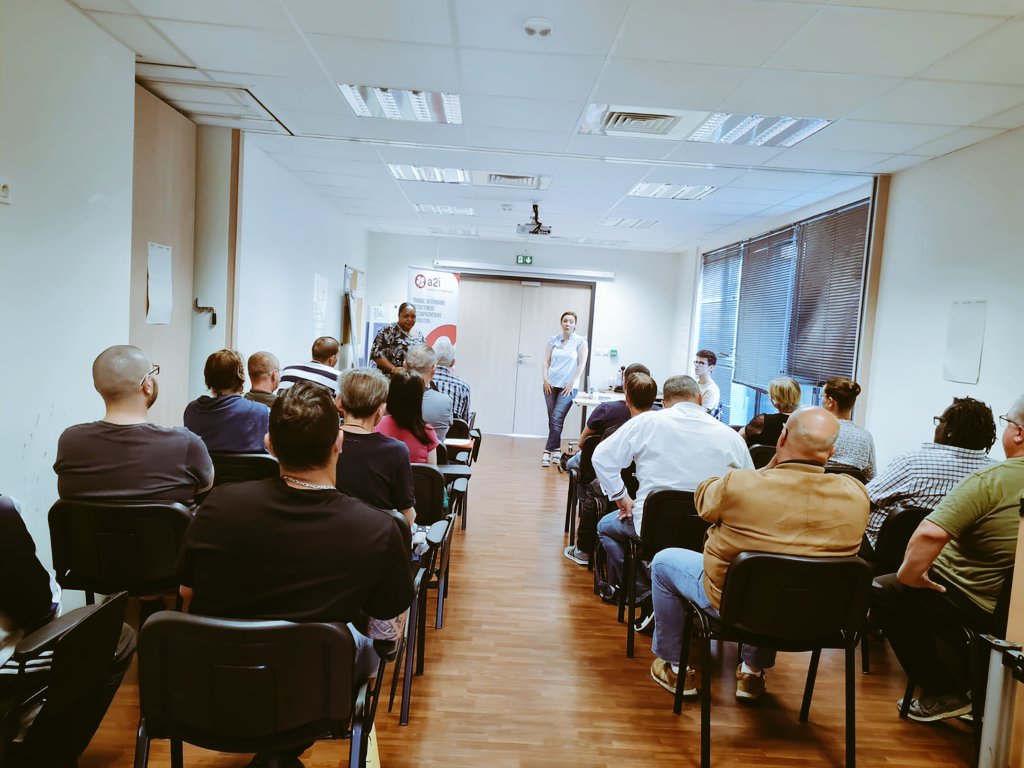 Ce matin au @poleemploi_HDF
Clermont Fitz-James : Recrutement #Actual a2i pour des postes intérim longue durée en logistique et industrie : 18 présents. 🤝
#AvecPoleEmploi
#TousMobilisés
<a href="/ClaudineBourey/">BOUREY Claudine</a> 
<a href="/AlexandraLebea2/">Alexandra Lebeau</a>