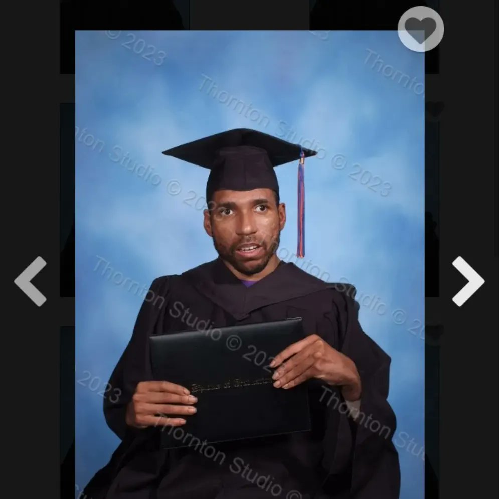 Jermainesay's tweet photo. Hey everyone I'm a college graduate for 2023 currently facing eviction again I need to raise 3,500 to pay rent
Venmo jermaine-greaves
Cashapp jermainepartyplanner 
https://t.co/1hsTMPLDfk
https://t.co/M91M9BBY3r https://t.co/N09d1PN6XV